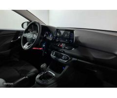 Hyundai i30 1.5 DPI Klass SLX 110 de 2023 con 3.161 Km por 20.090 EUR. en Islas Baleares