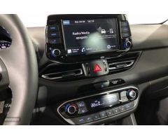 Hyundai i30 1.5 DPI Klass SLX 110 de 2023 con 3.161 Km por 20.090 EUR. en Islas Baleares