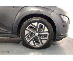 Hyundai Kona Electric Style Sky 150kW de 2023 con 3.956 Km por 41.200 EUR. en Islas Baleares
