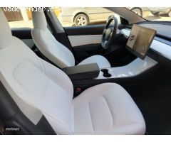 Tesla Model 3 RWD de 2020 con 60.800 Km por 33.000 EUR. en Madrid