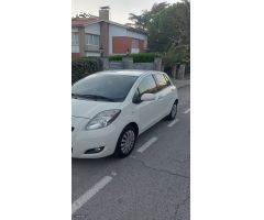 Toyota Yaris Conect 1.3 de 2011 con 106.500 Km por 6.500 EUR. en Barcelona