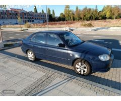 Hyundai Accent 1.3 GS 85 cv de 2004 con 123.737 Km por 2.000 EUR. en Segovia