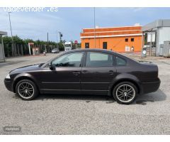 Volkswagen Passat 1.9 tdi 130cv de 2004 con 238.000 Km por 3.200 EUR. en Asturias