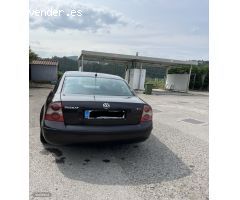 Volkswagen Passat 1.9 tdi 130cv de 2004 con 238.000 Km por 3.200 EUR. en Asturias