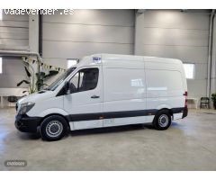 Mercedes Sprinter Frigorifico, isotermo con ganchos de carne de 2016 con 282.419 Km por 16.990 EUR.