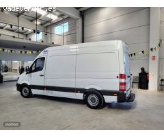 Mercedes Sprinter Frigorifico, isotermo con ganchos de carne de 2016 con 282.419 Km por 16.990 EUR.