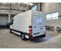 Mercedes Sprinter Frigorifico, isotermo con ganchos de carne de 2016 con 282.419 Km por 16.990 EUR.