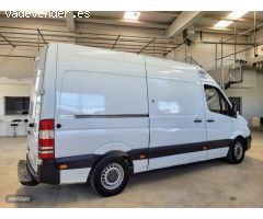 Mercedes Sprinter Frigorifico, isotermo con ganchos de carne de 2016 con 282.419 Km por 16.990 EUR.