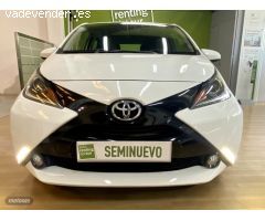 Toyota Aygo 1.0 x play 70cv de 2017 con 118.900 Km por 8.990 EUR. en Sevilla