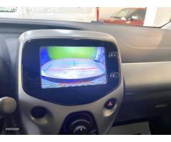 Toyota Aygo 1.0 x play 70cv de 2017 con 118.900 Km por 8.990 EUR. en Sevilla