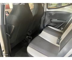 Toyota Aygo 1.0 x play 70cv de 2017 con 118.900 Km por 8.990 EUR. en Sevilla