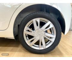Toyota Aygo 1.0 x play 70cv de 2017 con 118.900 Km por 8.990 EUR. en Sevilla