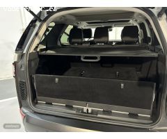 Land Rover Discovery LAND-ROVER  2.0SD4 HSE Aut. 240 CV de 2019 con 73.400 Km por 42.900 EUR. en Cor