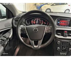 Volvo V 40 V40 T2 Momentum Manual de 2019 con 86.961 Km por 19.800 EUR. en Badajoz