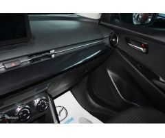 Mazda Mazda2 MAZDA 2 1.5 BLACK TECH EDITION 5P de 2019 con 40.459 Km por 14.900 EUR. en Pontevedra