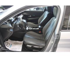 Peugeot e-208 Allure Electrico 136 (100 Kw) de 2020 con 50.587 Km por 21.700 EUR. en Pontevedra