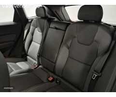 Volvo XC 60 XC60 R-Design, B4 mild hybrid (diesel) de 2022 con 32.456 Km por 49.900 EUR. en Badajoz