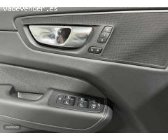 Volvo XC 60 XC60 R-Design, B4 mild hybrid (diesel) de 2022 con 32.456 Km por 49.900 EUR. en Badajoz