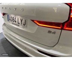 Volvo XC 60 XC60 R-Design, B4 mild hybrid (diesel) de 2022 con 32.456 Km por 49.900 EUR. en Badajoz