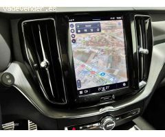 Volvo XC 60 XC60 R-Design, B4 mild hybrid (diesel) de 2022 con 32.456 Km por 49.900 EUR. en Badajoz