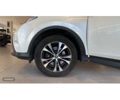 Toyota RAV 4 2.0D ADVANCE 4WD 124 5P de 2015 con 100.212 Km por 19.500 EUR. en A Coruna