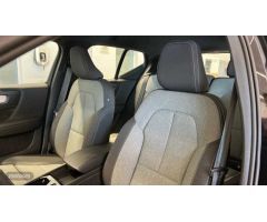 Volvo XC40 XC40 Recharge Plus, T4 plug-in hybrid, Electrico/Gasolina, Dark de 2023 con 6 Km por 45.5