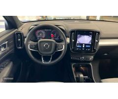 Volvo XC40 XC40 Recharge Plus, T4 plug-in hybrid, Electrico/Gasolina, Dark de 2023 con 6 Km por 45.5