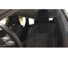 Volvo XC 60 XC60 Core, B4 (gasolina), Gasolina de 2023 con 11.320 Km por 44.900 EUR. en Valencia