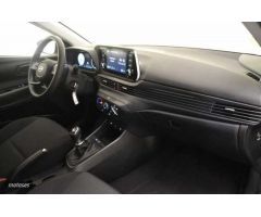 Hyundai i20 1.0 TGDI Klass 100 de 2023 con 8.080 Km por 17.900 EUR. en Valencia