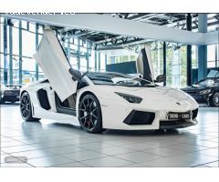 Lamborghini Aventador LP 700-4 LIFT CAMARA 20  CARBONO 700CV de 2012 con 40.700 Km por 325.000 EUR.