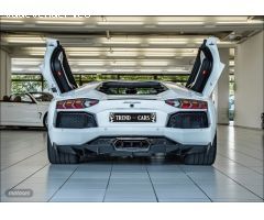 Lamborghini Aventador LP 700-4 LIFT CAMARA 20  CARBONO 700CV de 2012 con 40.700 Km por 325.000 EUR.