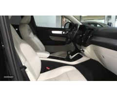 Volvo XC40 1.5 T3 MOMENTUM 5P de 2018 con 57.700 Km por 26.500 EUR. en Alicante