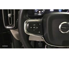 Volvo XC40 1.5 T3 MOMENTUM 5P de 2018 con 57.700 Km por 26.500 EUR. en Alicante