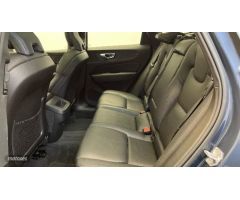 Volvo XC 60 XC60 Plus, B4 (gasolina), Gasolina, Bright de 2023 con 14.105 Km por 51.700 EUR. en Alic