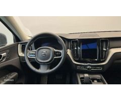 Volvo XC 60 XC60 Plus, B4 (gasolina), Gasolina, Bright de 2023 con 14.105 Km por 51.700 EUR. en Alic