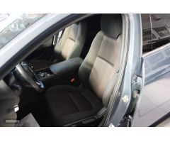 Mazda Mazda3 2.0 e-SKYACTIV-X ZENITH SAFETY  5P de 2020 con 46.425 Km por 24.500 EUR. en Pontevedra