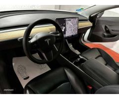 Tesla Model 3 3 Standard RWD Plus de 2019 con 99.000 Km por 28.000 EUR. en Madrid