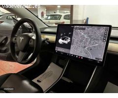 Tesla Model 3 3 Standard RWD Plus de 2019 con 99.000 Km por 28.000 EUR. en Madrid