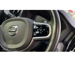 Volvo XC 60 XC60 B4 (D4) AWD Inscription Automatico de 2019 con 32.920 Km por 40.100 EUR. en Madrid