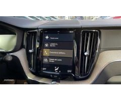 Volvo XC 60 XC60 B4 (D4) AWD Inscription Automatico de 2019 con 32.920 Km por 40.100 EUR. en Madrid