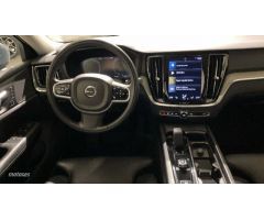 Volvo V 60 V60 Cross Country Advanced, B4 AWD mildhybrid de 2021 con 63.875 Km por 41.900 EUR. en As