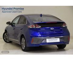 Hyundai Ioniq 1.6 GDI Style de 2021 con 16.000 Km por 26.900 EUR. en Palencia