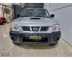 Nissan NP300 Navara Pickup doble  cabina de 2007 con 188.000 Km por 8.500 EUR. en Sevilla