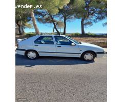 Renault R19 1.8 i de 1993 con 104.000 Km por 4.000 EUR. en Tarragona