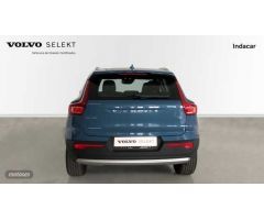 Volvo XC40 XC40 Core, T2 automatico, Gasolina de 2023 con 625 Km por 38.785 EUR. en Almeria