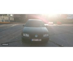 Volkswagen Bora 1.9 TDI 110CV de 2002 con 290.000 Km por 1.475 EUR. en Madrid