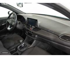 Hyundai i30 i30 CW 1.6CRDi Tecno Sky 116 de 2019 con 208.250 Km por 11.490 EUR. en Cadiz