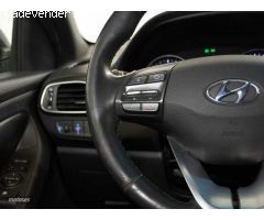 Hyundai i30 i30 CW 1.6CRDi Tecno Sky 116 de 2019 con 208.250 Km por 11.490 EUR. en Cadiz