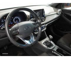 Hyundai i30 i30 CW 1.6CRDi Tecno Sky 116 de 2019 con 208.250 Km por 11.490 EUR. en Cadiz