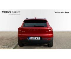 Volvo XC40 todoterreno 2.0 B3 PLUS DARK AUTO 163 5P de 2023 con 18.260 Km por 38.200 EUR. en Sevilla